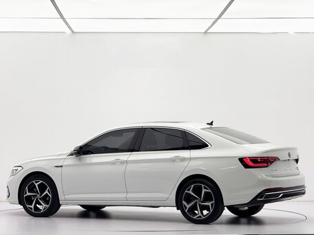 2022 Volkswagen Sagitar III Рестайлинг, белый, 1520000 рублей, вид 4