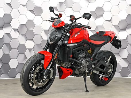 2021 Ducati Monster 937, красный, 819000 рублей, вид 2