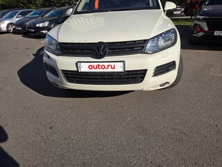2010 Volkswagen Touareg II, белый, 2000000 рублей, вид 3