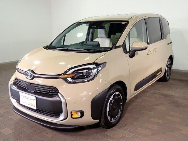 Открыть фотографии: Toyota Sienta III
