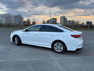 2019 Hyundai Sonata VII (LF) Рестайлинг, белый, 1590000 рублей, вид 4