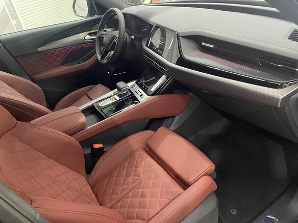 2026 Audi Q6 45 TFSI, чёрный, 8199000 рублей - вид 11