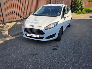 2015 Ford Fiesta Mk6 Рестайлинг, белый, 830000 рублей, вид 1