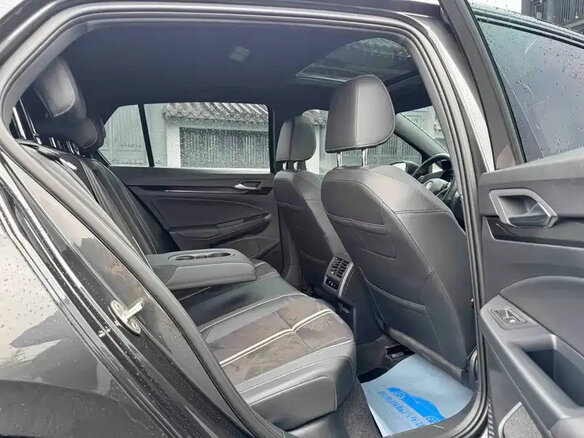 2023 Volkswagen Golf VIII, чёрный, 1860000 рублей - вид 17
