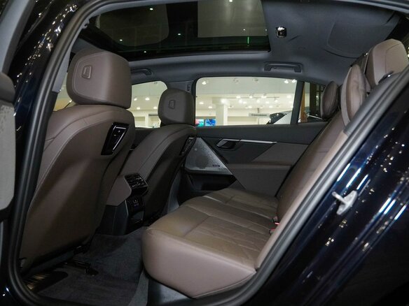 2025 BMW 5 серии Long 530Li xDrive VIII (G60/G61/G68), чёрный, 9000000 рублей - вид 13