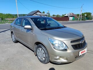 2013 Chevrolet Cobalt II, бежевый, 600000 рублей, вид 3