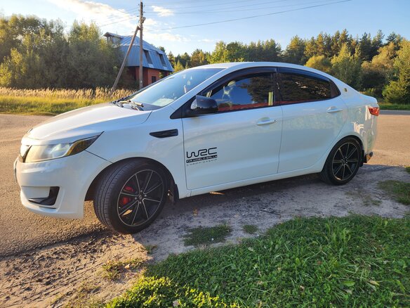 2012 Kia Rio 5-speed III, белый, 810000 рублей - вид 9