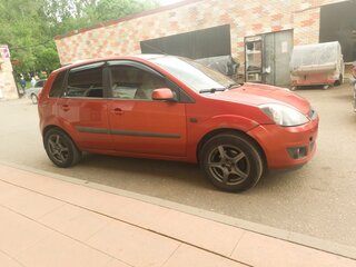 2006 Ford Fiesta Mk5, красный, 399999 рублей, вид 4