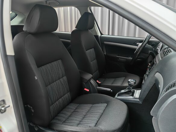 2011 Skoda Octavia II (A5) Рестайлинг, белый - вид 6