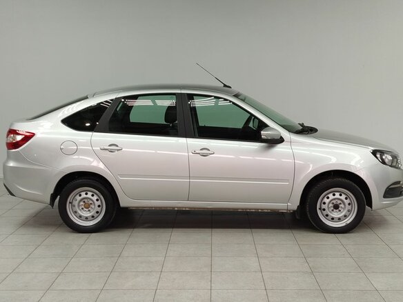 2024 Lada (ВАЗ) Granta I Рестайлинг, серебристый, 880000 рублей - вид 3