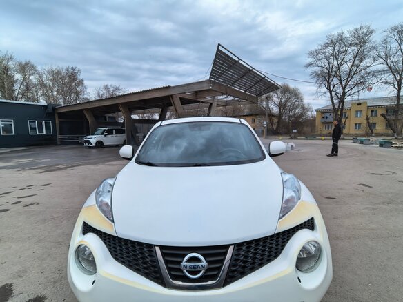 2013 Nissan Juke I, белый, 1050000 рублей