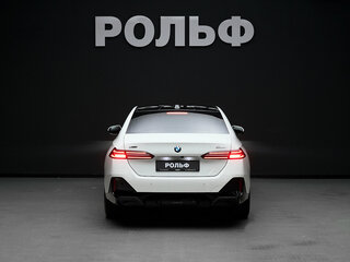 2025 BMW 5 серии 530i xDrive VIII (G60/G61/G68), белый, 8600000 рублей, вид 2