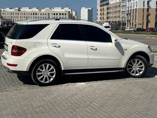 2011 Mercedes-Benz M-Класс 300 II (W164) Рестайлинг, белый, 1850000 рублей, вид 3