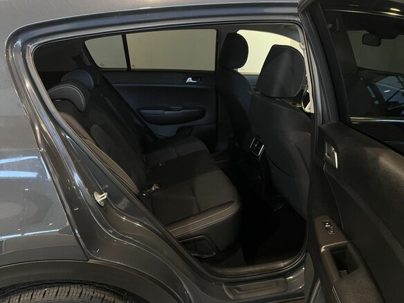 2021 Kia Sportage IV Рестайлинг, серый, 2540000 рублей - вид 16