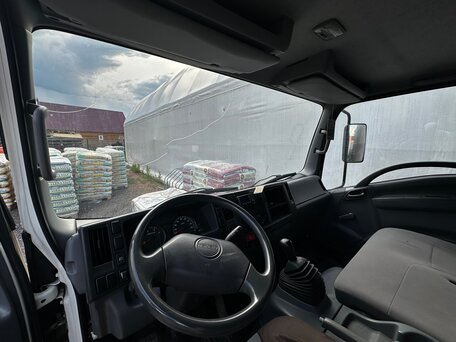 2017 Isuzu Elf (N-series), белый, 3350000 рублей, вид 4
