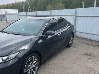 2021 Toyota Camry VIII (XV70) Рестайлинг, чёрный, 3100000 рублей, вид 5
