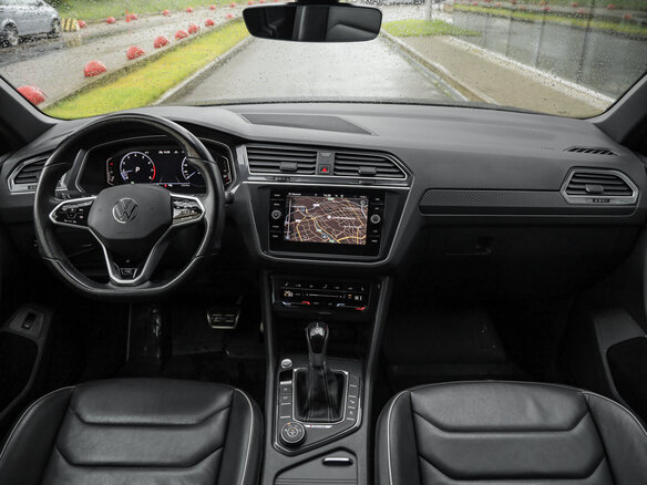 2021 Volkswagen Tiguan II Рестайлинг, чёрный - вид 12