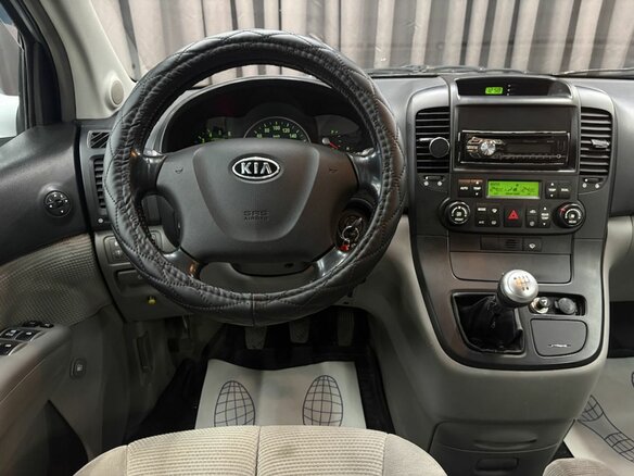 2007 Kia Carnival Grand II, серебристый, 599900 рублей - вид 13