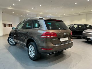 2014 Volkswagen Touareg II, коричневый, 1945000 рублей, вид 4
