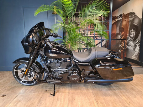 2024 Harley-Davidson Street Glide, чёрный, 3950000 рублей, вид 5