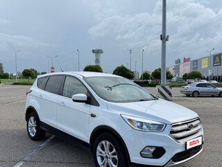 2018 Ford Escape III Рестайлинг, белый, 800000 рублей, вид 2