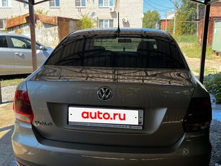 2016 Volkswagen Polo V Рестайлинг, бежевый, 1010000 рублей, вид 5