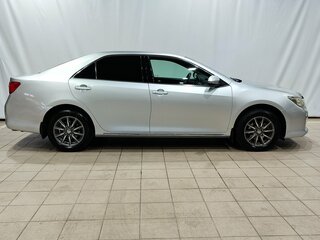 2013 Toyota Camry VII (XV50), серебристый, 1450000 рублей, вид 3