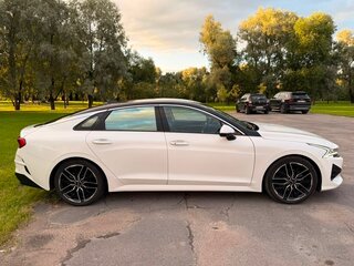 2021 Kia K5 III, белый, 1700000 рублей, вид 3