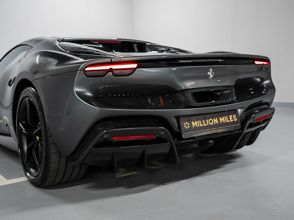 2025 Ferrari 296 GTS, серый - вид 18