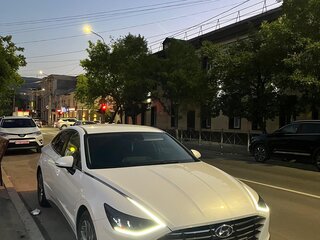 2020 Hyundai Sonata VIII (DN8), белый, 1370000 рублей, вид 3
