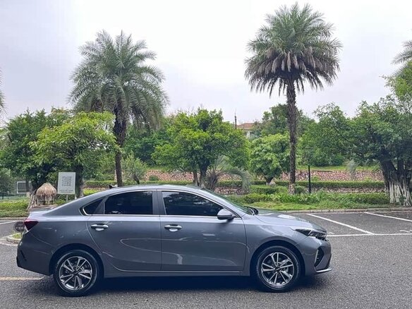 2026 Kia K3 II (China Market) Рестайлинг, серый, 1807055 рублей - вид 6