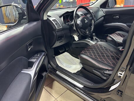 2008 Mitsubishi Outlander II, чёрный, 1025000 рублей, вид 3