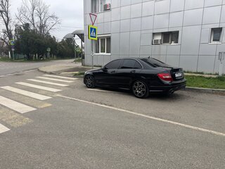 2011 Mercedes-Benz C-Класс 180 BlueEFFICIENCY III (W204) Рестайлинг, чёрный, 980000 рублей, вид 3