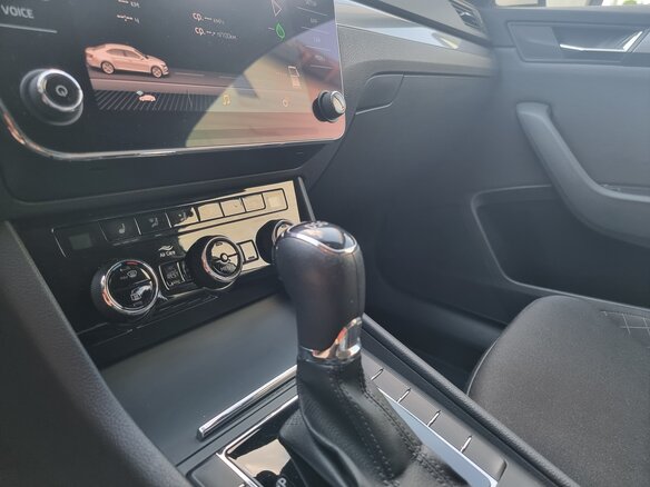 2017 Skoda Superb III, белый - вид 22