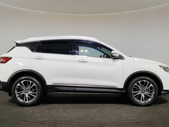 2023 Geely Coolray I, белый, 1560000 рублей - вид 3