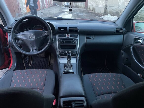 2003 Mercedes-Benz C-Класс 180 II (W203), красный, 600000 рублей - вид 15