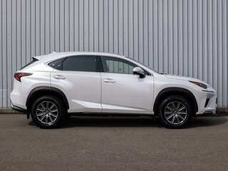 2020 Lexus NX 200 I Рестайлинг, белый, 4100000 рублей, вид 5