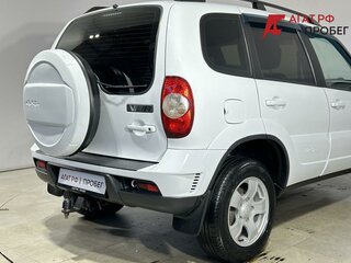 2017 Chevrolet Niva I Рестайлинг, белый, 895000 рублей, вид 3