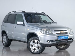 2012 Chevrolet Niva I Рестайлинг, серебристый, 439000 рублей, вид 1