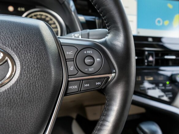 2021 Toyota Camry VIII (XV70) Рестайлинг, белый - вид 22