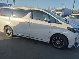 2018 Toyota Alphard III Рестайлинг, белый, 3900000 рублей, вид 1