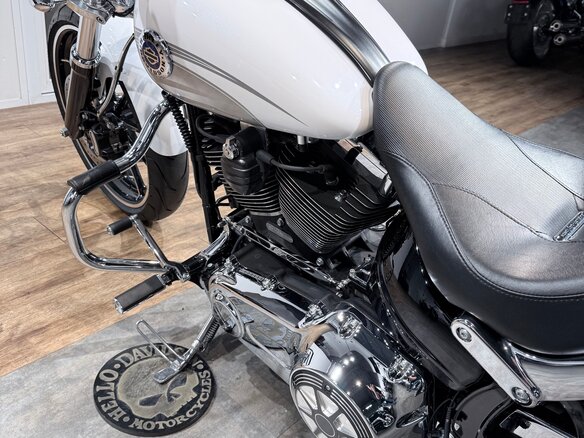 2016 Harley-Davidson Breakout, белый, 1799000 рублей - вид 17
