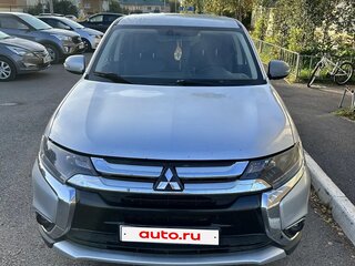 2018 Mitsubishi Outlander III Рестайлинг 3, серебристый, 1400000 рублей, вид 2