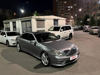 2011 Mercedes-Benz S-Класс 500 Long V (W221) Рестайлинг, серый, 1700000 рублей, вид 1