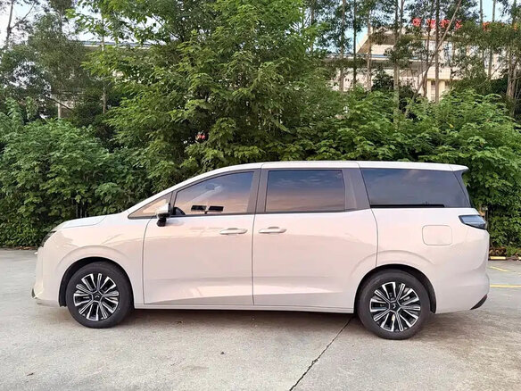 2025 Wuling Starlight 730, бежевый, 1719010 рублей - вид 6