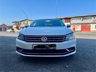 2017 Volkswagen Passat (North America and China) I Рестайлинг, белый, 1650000 рублей, вид 2