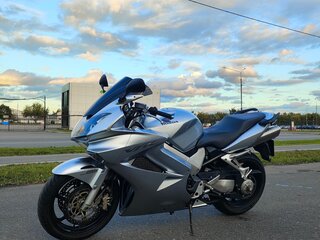 2006 Honda VFR 800, серебристый, 600000 рублей, вид 1