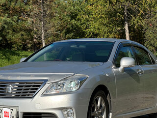 2010 Toyota Crown XIII (S200), серый, 1700000 рублей, вид 2