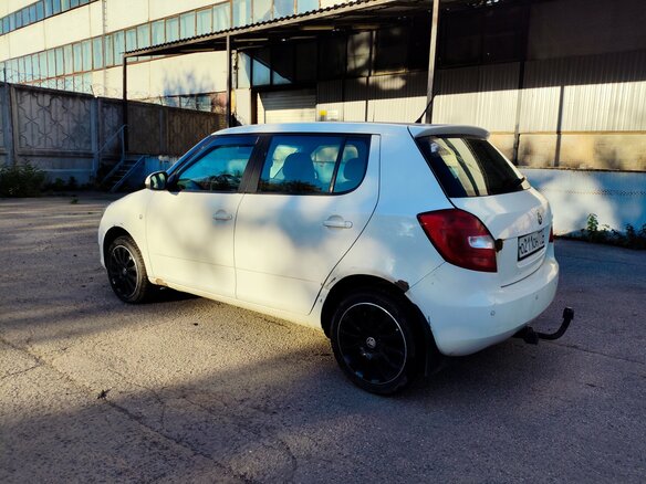 2012 Skoda Fabia II Рестайлинг, белый, 545000 рублей - вид 5
