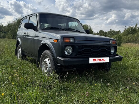 2018 Lada (ВАЗ) 2121 (4x4) Urban I Рестайлинг, серебристый, 515000 рублей - вид 1